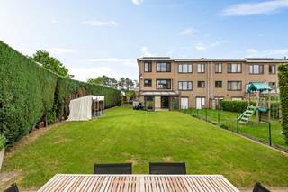 Zeer gunstig gelegen bel étage woning in een residentieel gelegen woonwijk.  Zéér rustige en aangename woonomgeving, ideaal voor gezin met...