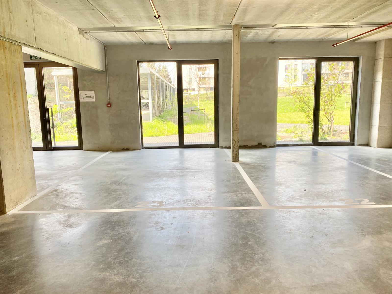 Emplacement de parking situé au -1 d'un immeuble récent avec situation excellente.Disponible de suite.
