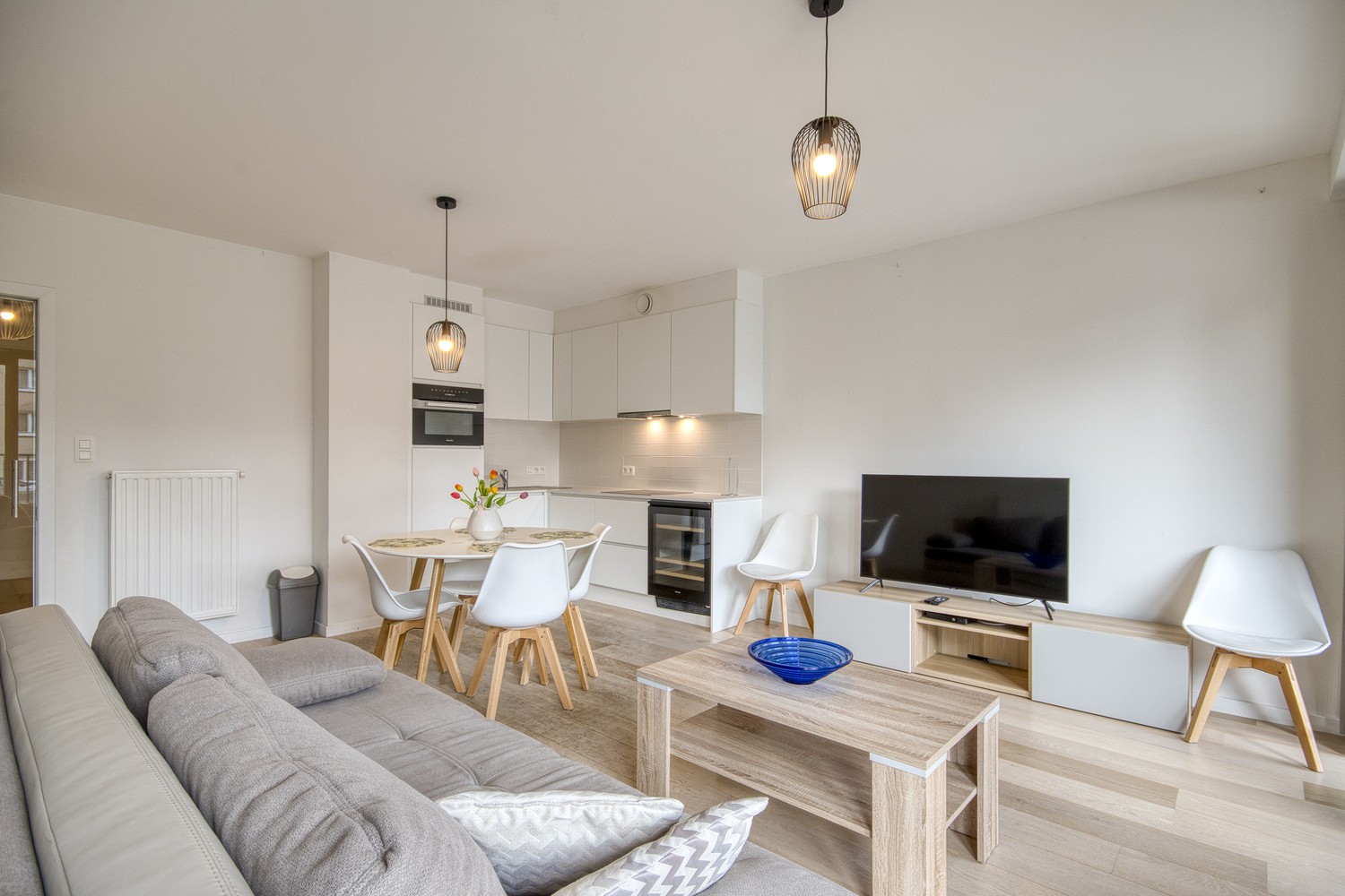 Modern ground floor apartment with sun terrace and pool view! - photo 4