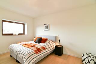 Op zoek naar een comfortabel nieuwbouwappartement te Veldegem? <br />Welkom bij "Veltershof," een eigentijdse residentie met een harmonieuze mix van modern wonen, kwaliteit en een gezellige dorpsleven.<br />De hedendaagse appartementen bieden alle hedendaagse comfort die u wenst.<br /><br />Bijzondere troeven:<br />- Volledig geschikt voor mindervaliden/rolstoelgebruikers<br />- Prijzen inclusief PARKING EN KELDER<br />- Alle voorzieningen op wandelafstand<br />- Nieuwbouw = energiezuinig = future proof!<br /><br />Meer informatie of een bezoek?<br />Bel Fleur op het nummer 0477 82 85 42