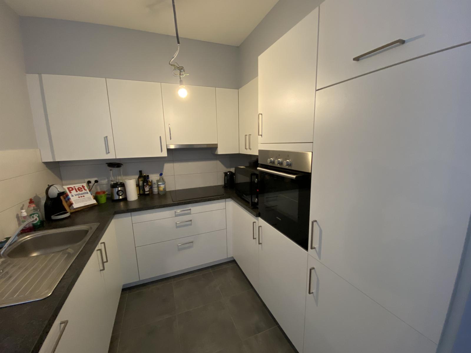 Goed gelegen appartement met twee slaapkamers en een zonnig terras. - foto 3