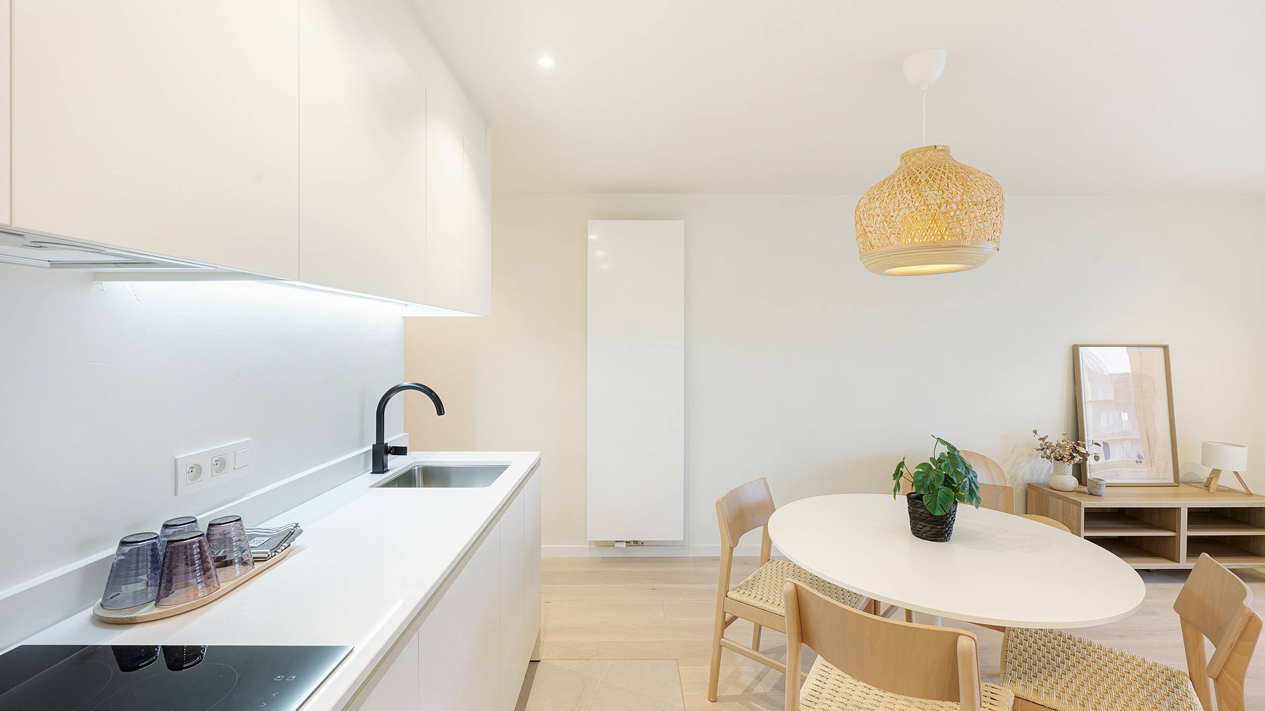 Prachtig vernieuwd appartement aan het Heldenplein met zeezicht - foto 4