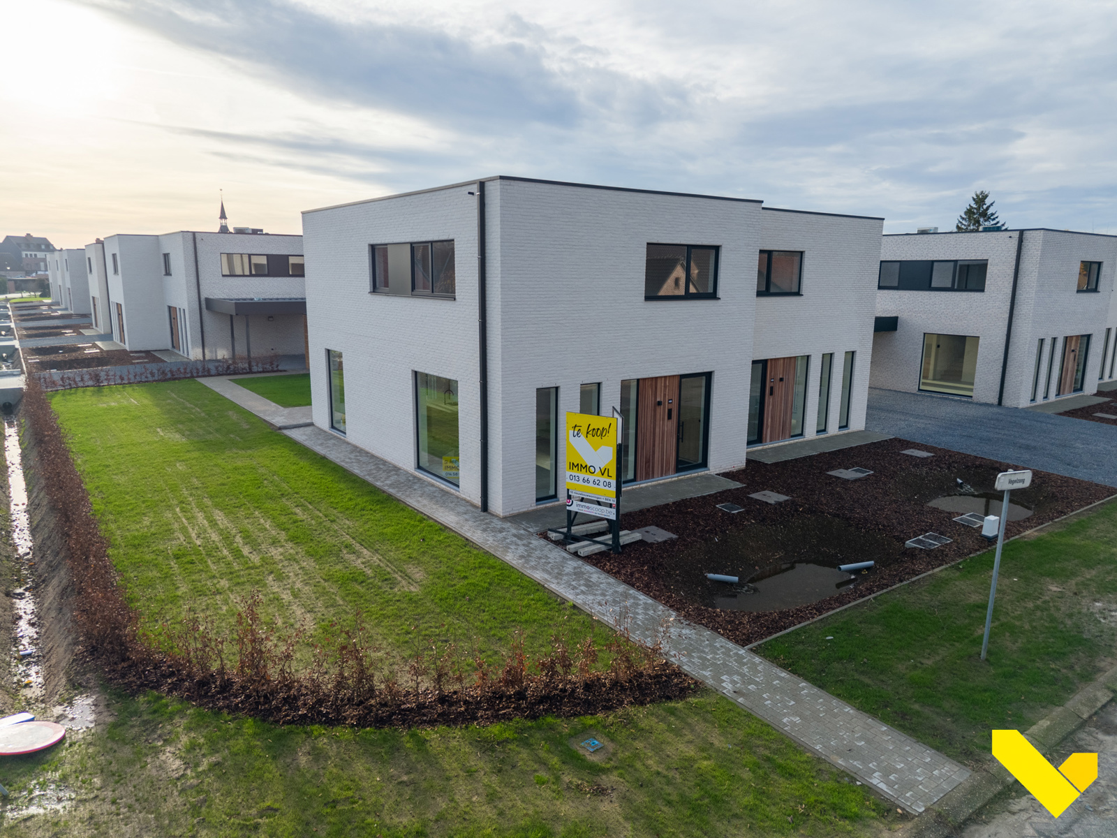 Eigentijds project met hedendaagse BEN nieuwbouwwoningen. - foto 1