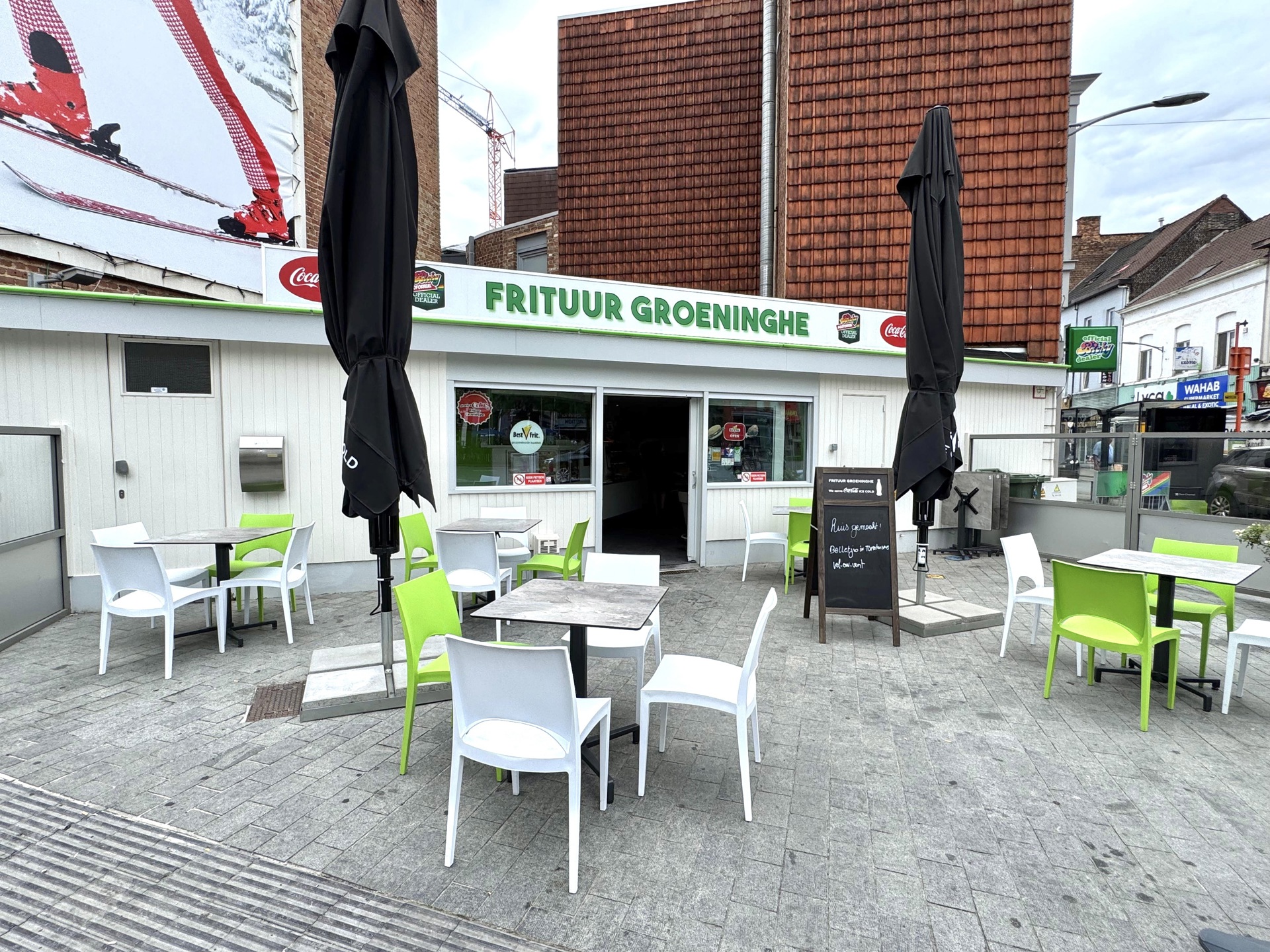 FRITUUR + 2 aanpalende woningen gelegen in het CENTRUM. - foto 3