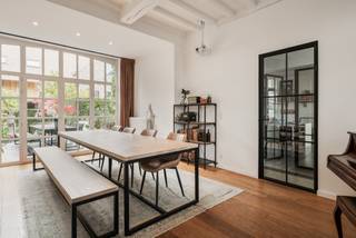 In the heart of the Flemish Ardennes, in the charming Leupegem (part of Oudenaarde), you will discover this characterful mansion with...