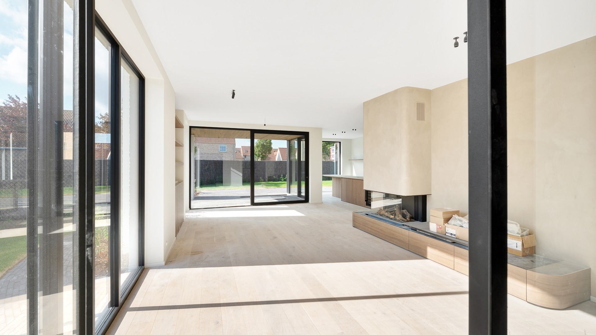 Nieuwbouwvilla gelegen op een ruim perceel te Knokke dichtbij het centrum. - photo 3