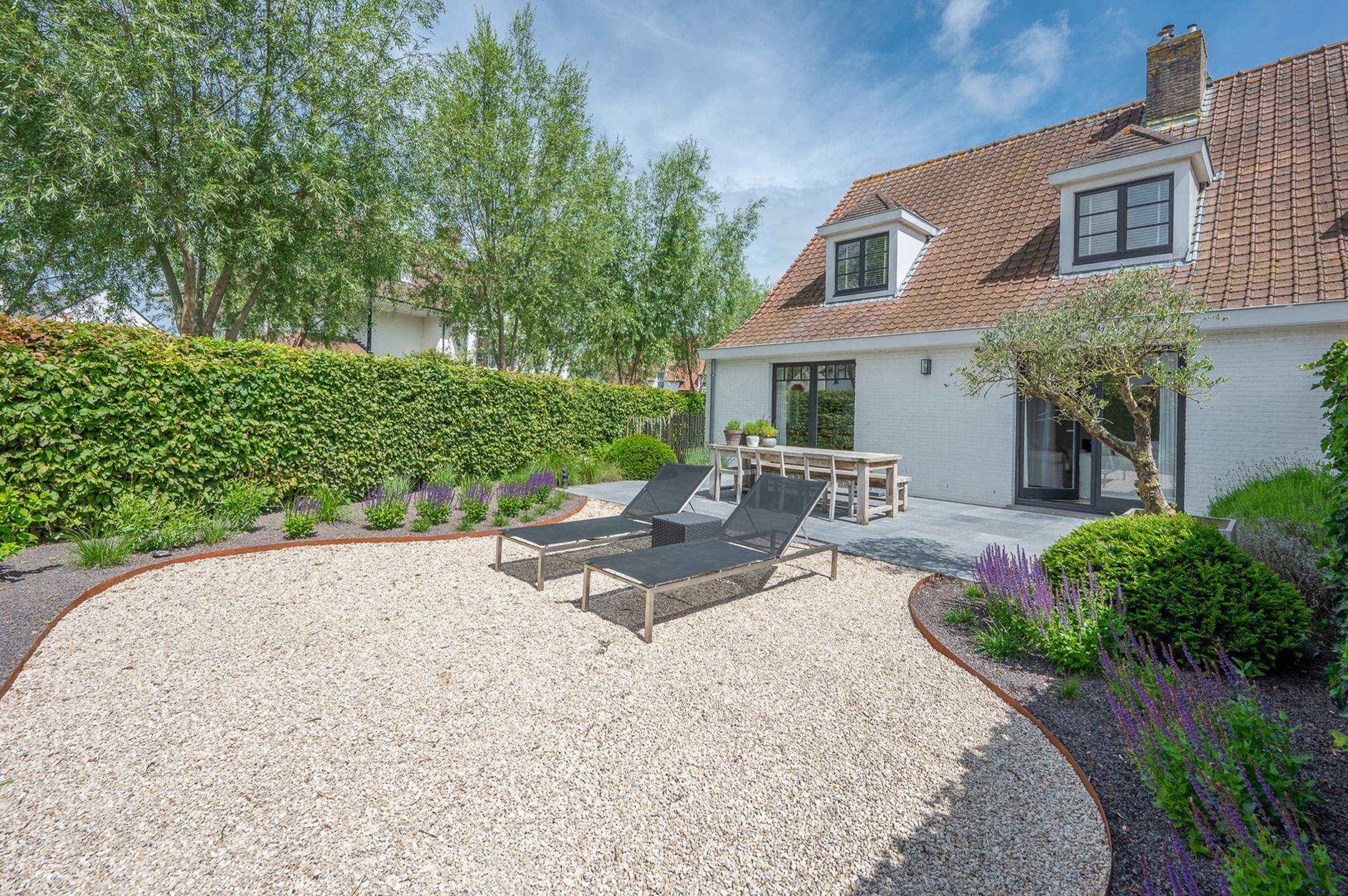 Charmante koppelvilla met zonnige tuin en terrassen, op fietsafstand van het centrum en de zee. - foto 4