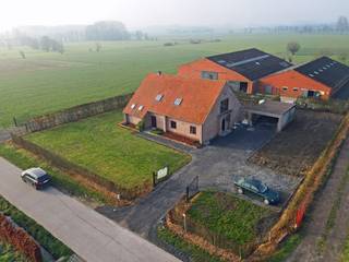 In de rustige Rohoek te Zomergem bevindt zich deze ruime alleenstaande woning in charmante fermettestijl. Dankzij de zeer landelijke ligging geniet...