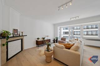 Op de 4° verdieping van de goed onderhouden residentie Vrijhaven bevindt zich dit prachtig gerenoveerde appartement met een ideale ligging in het...