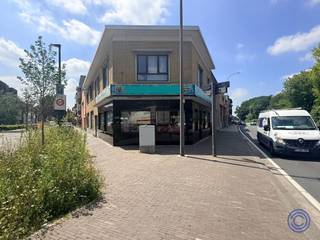 <p><span>Fantastic development property in a prime location in Mortsel!</span></p><p><span> </span></p><p><span>Located at the corner of Van Peborghlei and Vredebaan, this exceptional development property sits on a 158 m² lot. Thanks to its striking facade width of no less than 33 meters, this property offers particularly interesting opportunities for redevelopment.</span></p><p><span> </span></p><p><span>The location is a major asset: close to the center of Mortsel, with shops and schools in the immediate vicinity. Furthermore, the location offers easy access to surrounding municipalities and the Antwerp Ring Road.</span></p><p><span> </span></p><p><span>The building is leased until the end of 2026, with the option to extend the lease for a specified period. This makes the property attractive to buyers who wish to develop a project in the long term but would like to generate rental income in the meantime.</span></p><p><span> </span></p><p><span>The building offers potential for the development of an apartment project, subject to obtaining the necessary zoning permits. Recent projects with 4 to 5 stories are already located in the immediate vicinity, which further underscores the development potential of this location.</span></p><p><span> </span></p><p><span>The plans consist of a preliminary sketch that provides an initial idea of the possible layout of the ground floor and upper floors.</span></p><p><span> </span></p><p><span>In short, this is a unique development opportunity for investors, project developers, or buyers looking for a strategically located building with future potential in Mortsel.</span></p><p><span> </span></p><p><span>Contact us for more information about the possibilities offered by this project building.</span></p>