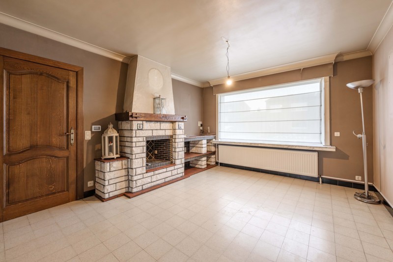 Te renoveren, rustige gelegen halfopen woning met 3 slaapkamers, garage en tuin te koop in Sint-Baafs-Vijve! - foto 5