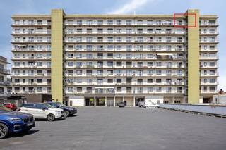 <strong>Wonen in het hart van bruisend Genk!</strong><br /><br />Ben je op zoek naar een appartement op <strong>toplocatie</strong>, met ruimte, licht en uitzicht? Dan is dit pand op de 9e verdieping van residentie Nieuw Centrum precies wat je zoekt!<br /><br />Het appartement beschikt over twee slaapkamers, een lichtrijke leefruimte, keuken, berging, apart toilet, badkamer én twee terrassen. Vanuit de hoogte geniet je hier van rust én een prachtig uitzicht over de stad.<br /><br />Je woont hier midden in het levendige centrum van Genk – alles is op wandelafstand: winkels, supermarkten, scholen, horeca, openbaar vervoer én het mooie Molenvijverpark. Ook de autostrade is vlot bereikbaar.<br /><br />Met een <strong>EPC-label E</strong> is een renovatie verplicht, maar dit biedt tegelijk een uitgelezen kans om het appartement helemaal naar jouw smaak te moderniseren. <br />Laat deze opportuniteit niet aan je voorbijgaan. Dit is wonen in de stad, met comfort én potentieel. Ideaal voor eigen bewoning of als investering. <br /><br />Extra troef: de elektriciteit is conform! <br /><br />Wil je meer informatie of wil je graag een afspraak inplannen? Neem contact op via 0496/17 46 08 of katrien@hermania.be