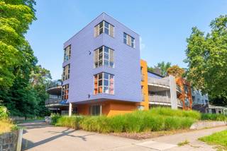 Stijlvol gelijkvloers appartement met terras in KasterleeDit instapklare appartement combineert rust, comfort en een toplocatie. U woont hier aan het...