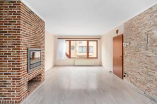 Te koop: instapklare bel-etage woning in Haren, gelegen aan de stadsrand en nabij openbaar vervoer, treinstation en invalswegen.Deze gesloten woning...