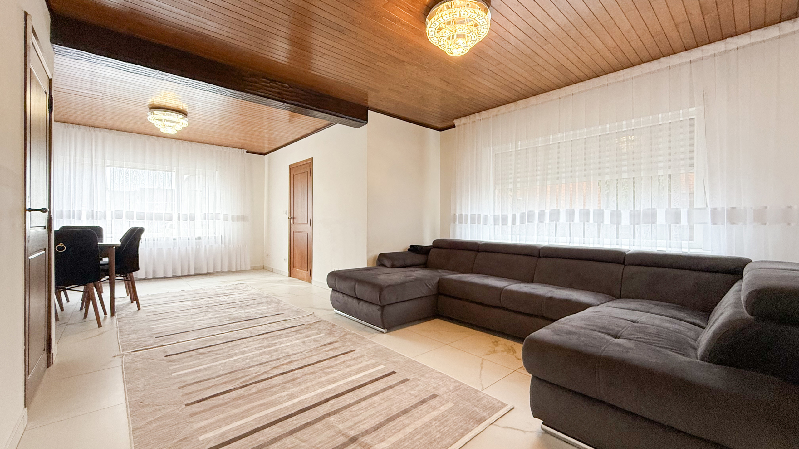 Volledig vernieuwde woning met 4 slp en uitstekende ligging! - foto 3