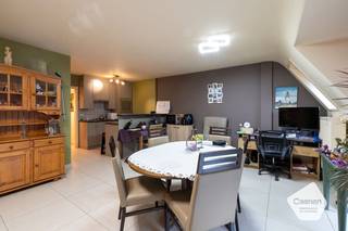 In het rustige en charmante Lombardsijde vindt u dit verzorgd appartement, gelegen in een kleinschalige residentie met lift, gebouwd in 2007;De...