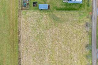 À vendre à Transinne, dans la commune de Libin, magnifique terrain à bâtir de 1.250 m² situé dans un lotissement résidentiel calme et qualitatif.Vous...