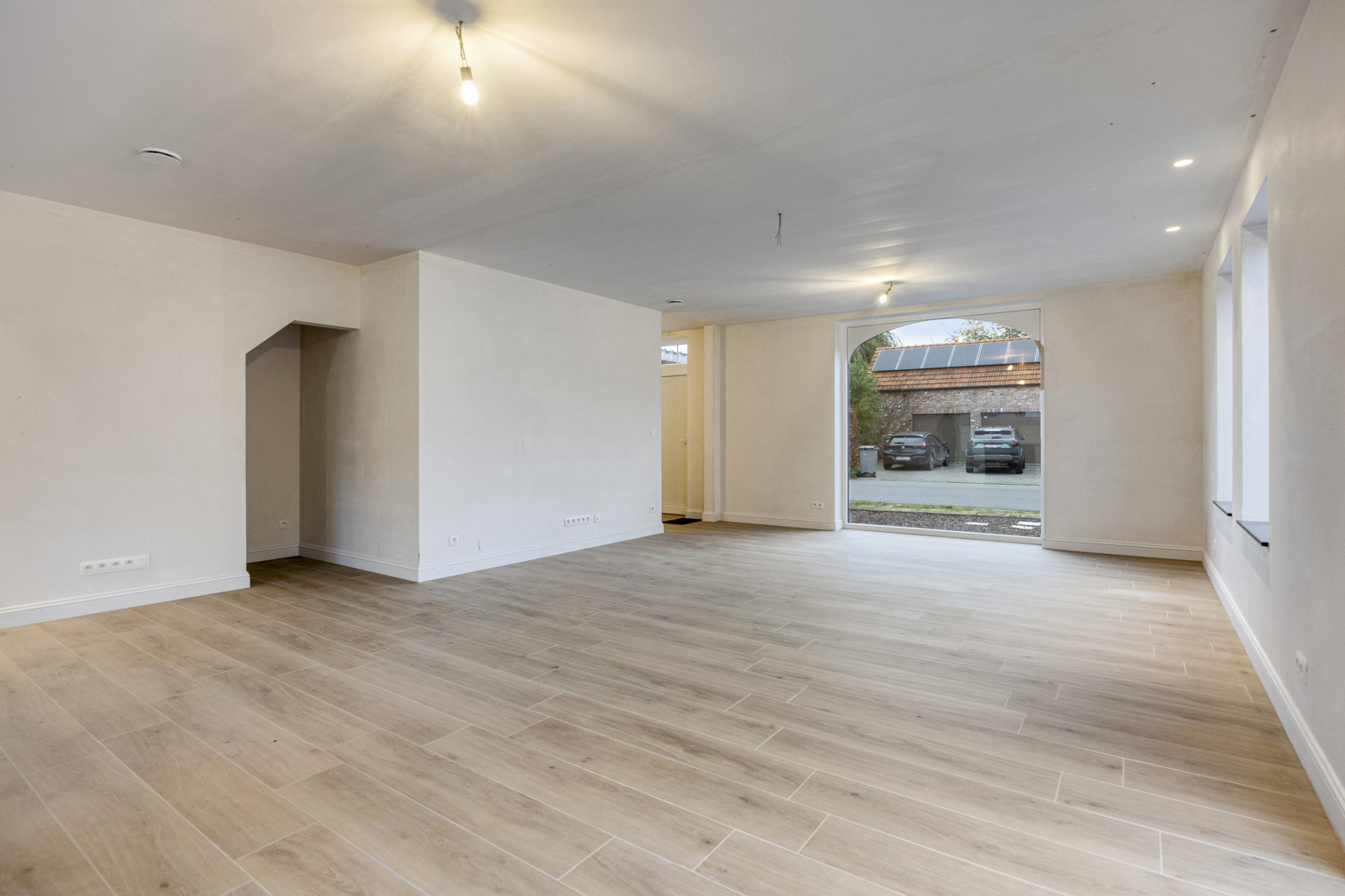 Volledig afgewerkte nieuwbouwwoning - foto 3