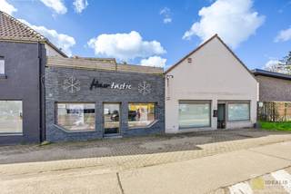 PERFECT COMMERCIEEL GELEGEN EN INSTAPKLARE HANDELSWONING IN HARTJE HALEN!! Het pand omvat +- 184m² bestaande uit een ruime handelsruimte,...