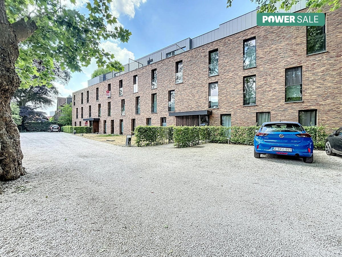 Élégant appartement de 2 chambres avec 2 places de parking - photo 1