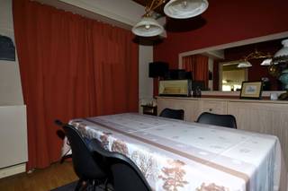 Charmante HOB met Mooie Tuin en Potentieel op Toplocatie in Kalmthout!Gelegen aan de Eikelstraat 35 in het bruisende Kalmthout, presenteren wij u...