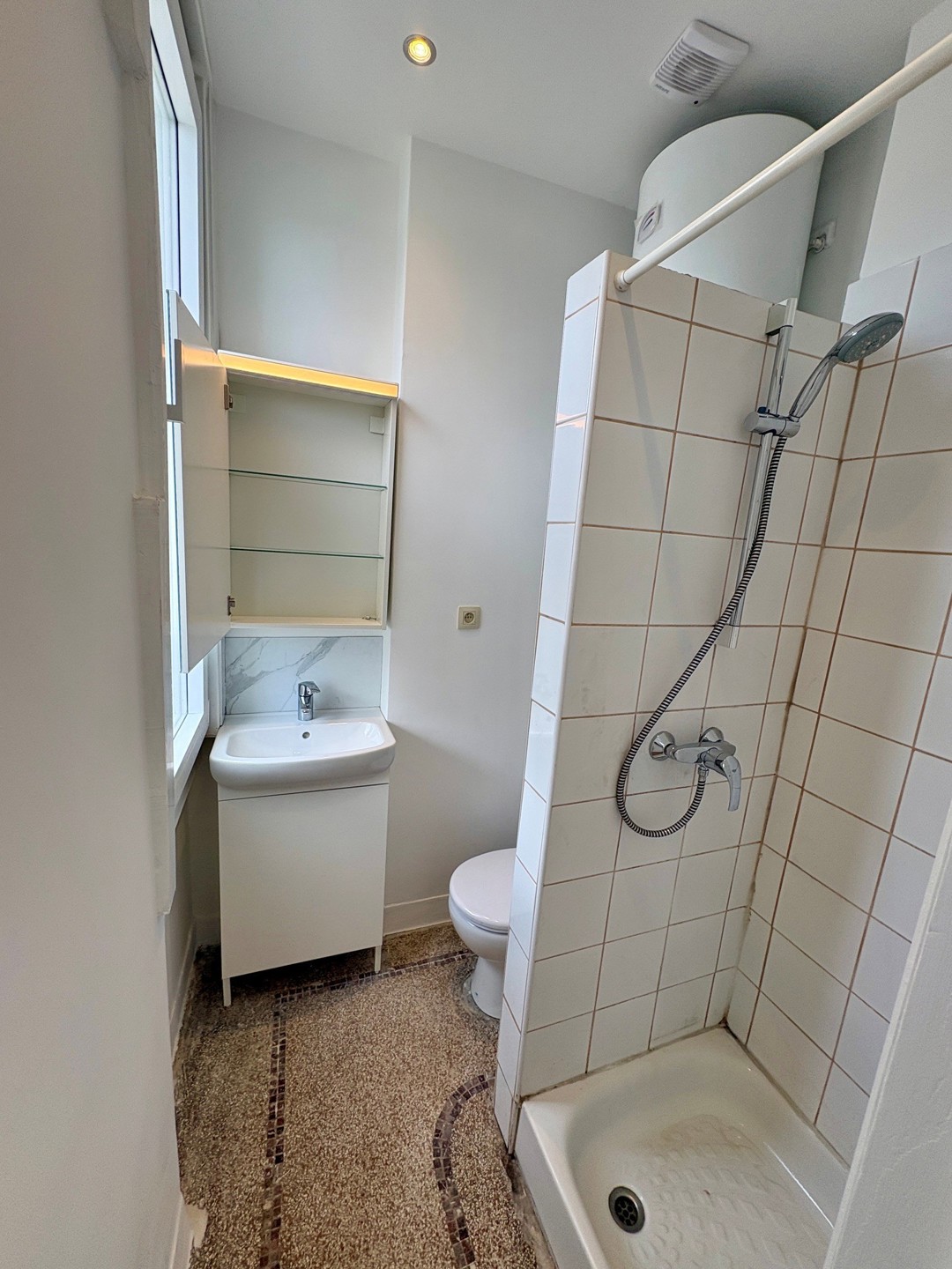 Gerenoveerd appartement met 1 slaapkamer! - foto 4
