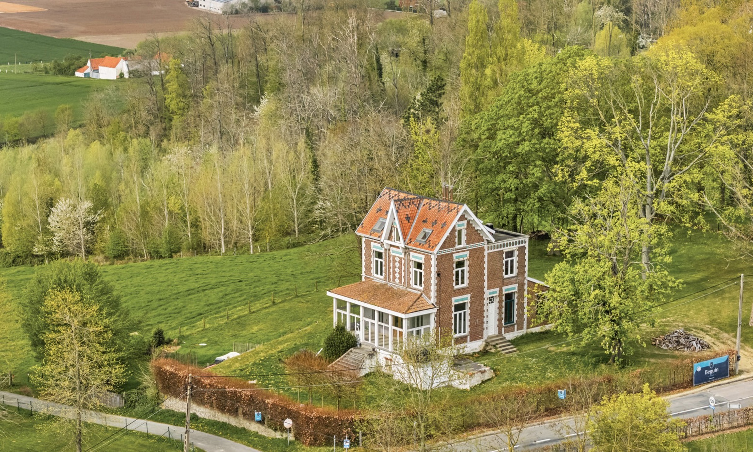 Uniek gelegen landhuis met een fantastisch uitzicht!  - foto 4