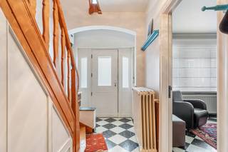 Deze leuke woning is prima gelegen en beschikt over een vlotte verbinding naar Leuven, zowel met de fiets langs het lijnloperspad als met de wagen...