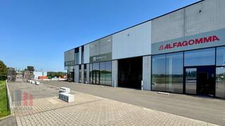 Immeuble commercial de 611 m² parfaitement entretenu et économe en énergie à vendre à Merchtem, comprenant une combinaison polyvalente de bureaux,...