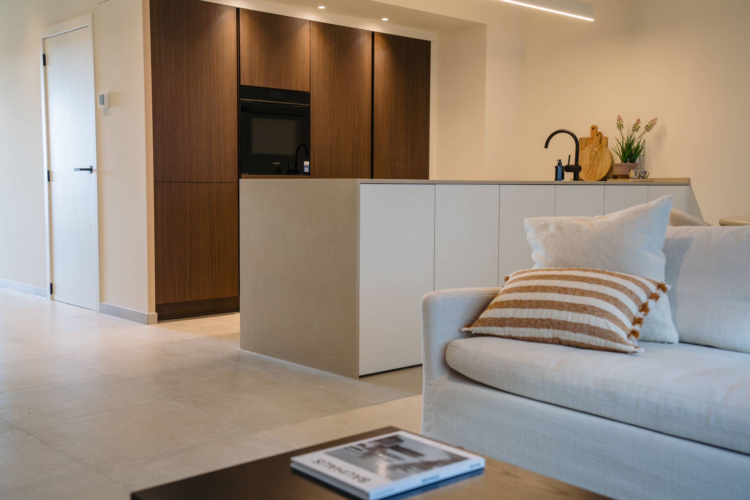 Ruim Tweeslaapkamer appartement met Zijdelings Zeezicht in Centrum Oostende - foto 2