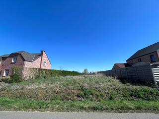 Ben je op zoek naar de ideale locatie om jouw droomwoning te realiseren in een rustige, groene omgeving? Dan is deze bouwgrond in de...