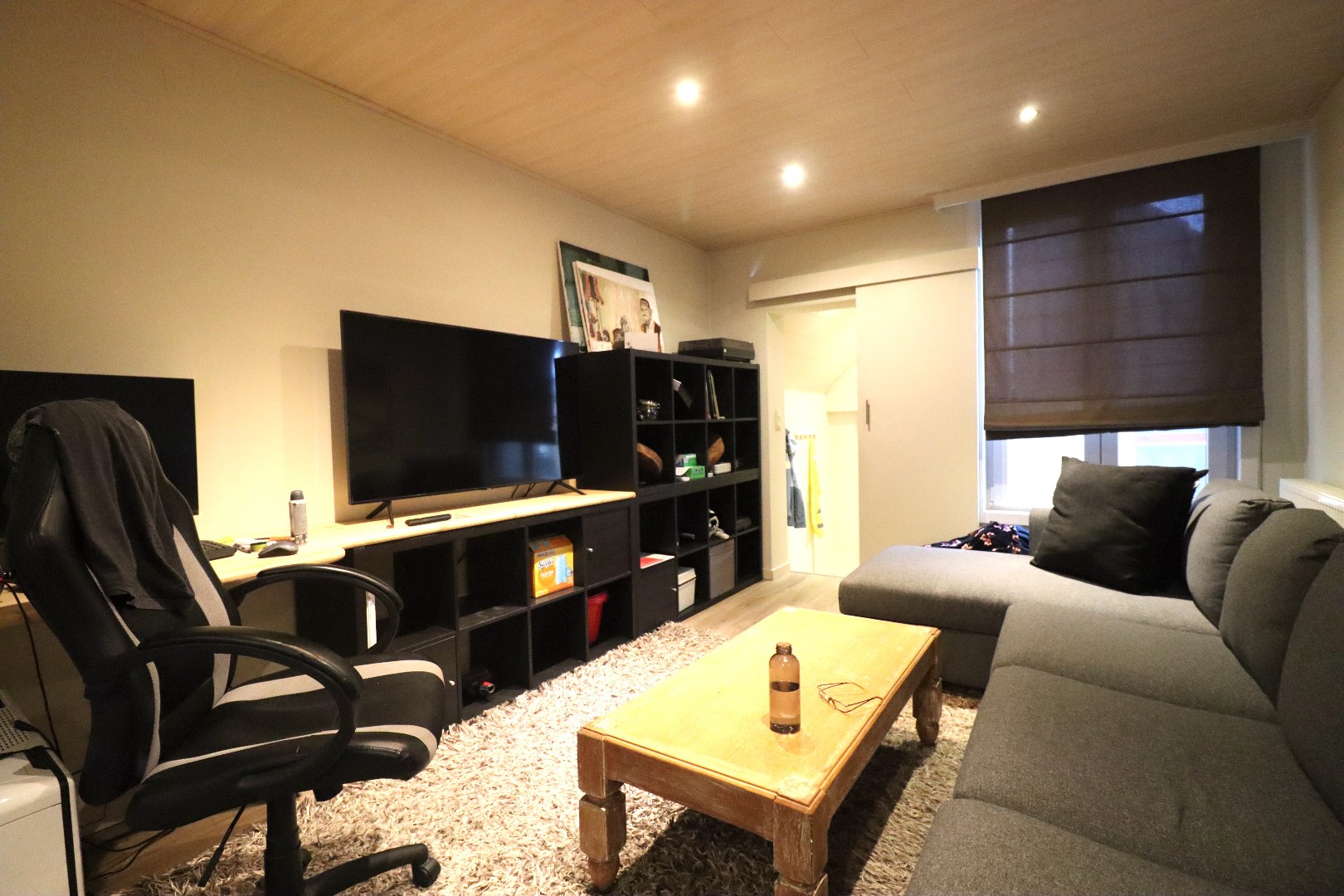 Ruim appartement met twee slaapkamers op de eerste verdieping, vlakbij het centrum van Temse - foto 2