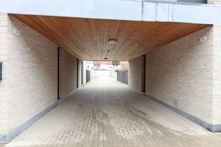 Garagebox te huur. Sectionale poorten - elektriciteit en verlichting per garage. Afmetingen: 2,98m x 5,50m Vrij 01/04/2026...