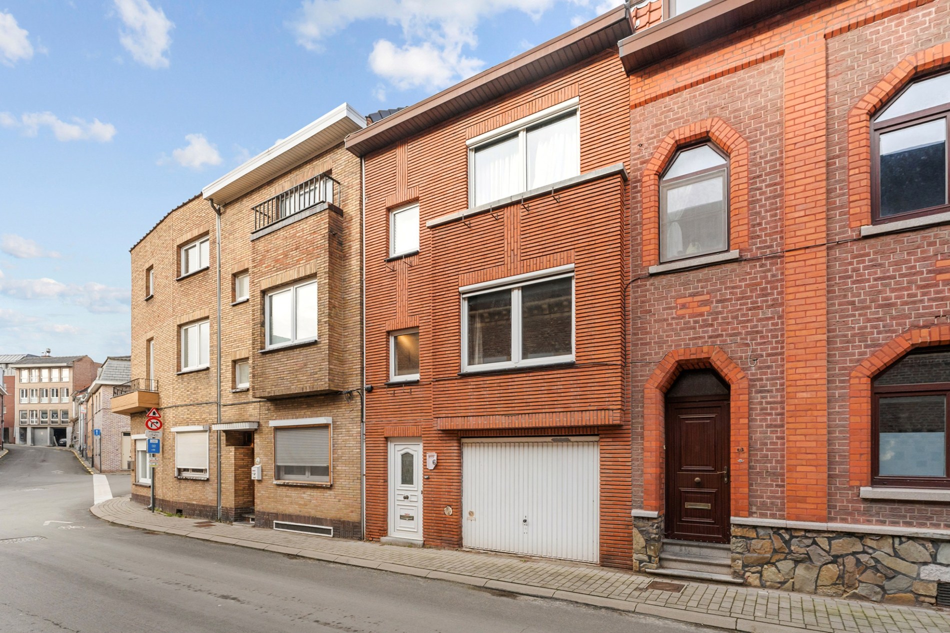 Charmante rijwoning op een toplocatie in hartje Tongeren. - foto 2