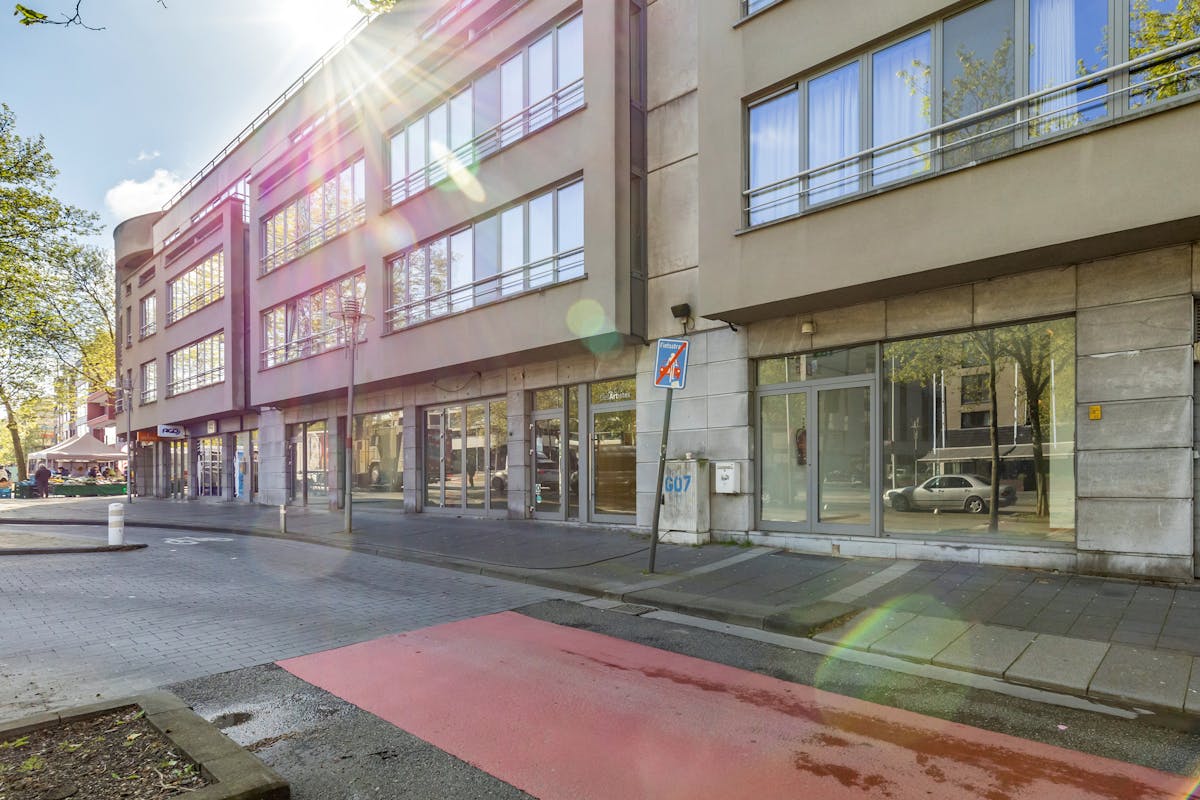 Ruim handelspand op toplocatie in Genk! - foto 4