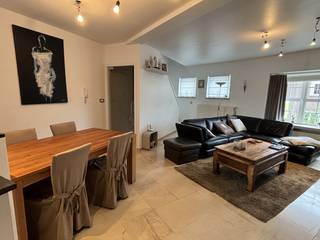 TE HUUR IN WAREGEM1 SLAAPKAMER + AANPALEND DRESSING- OF KANTOORKAMER OF KLEINE EENPERSOONSSLAAPKAMEROnmiddellijk beschikbaarGrote bel-etage woning in...