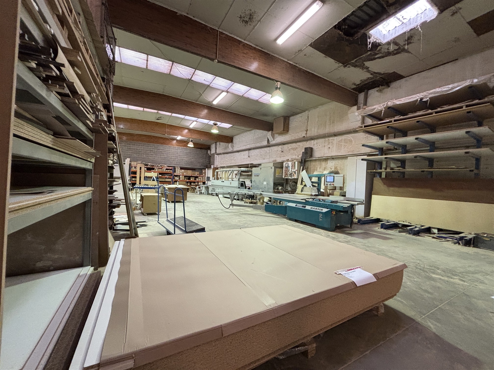 Loods met projectmogelijkheid in het hart van Merchtem - foto 4