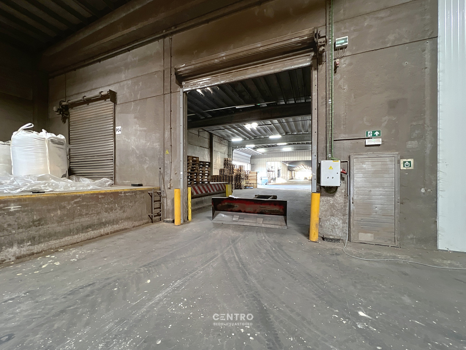 Magazijn van 600m² met laadkade TE HUUR , te Kerkhove (Avelgem). - photo 5