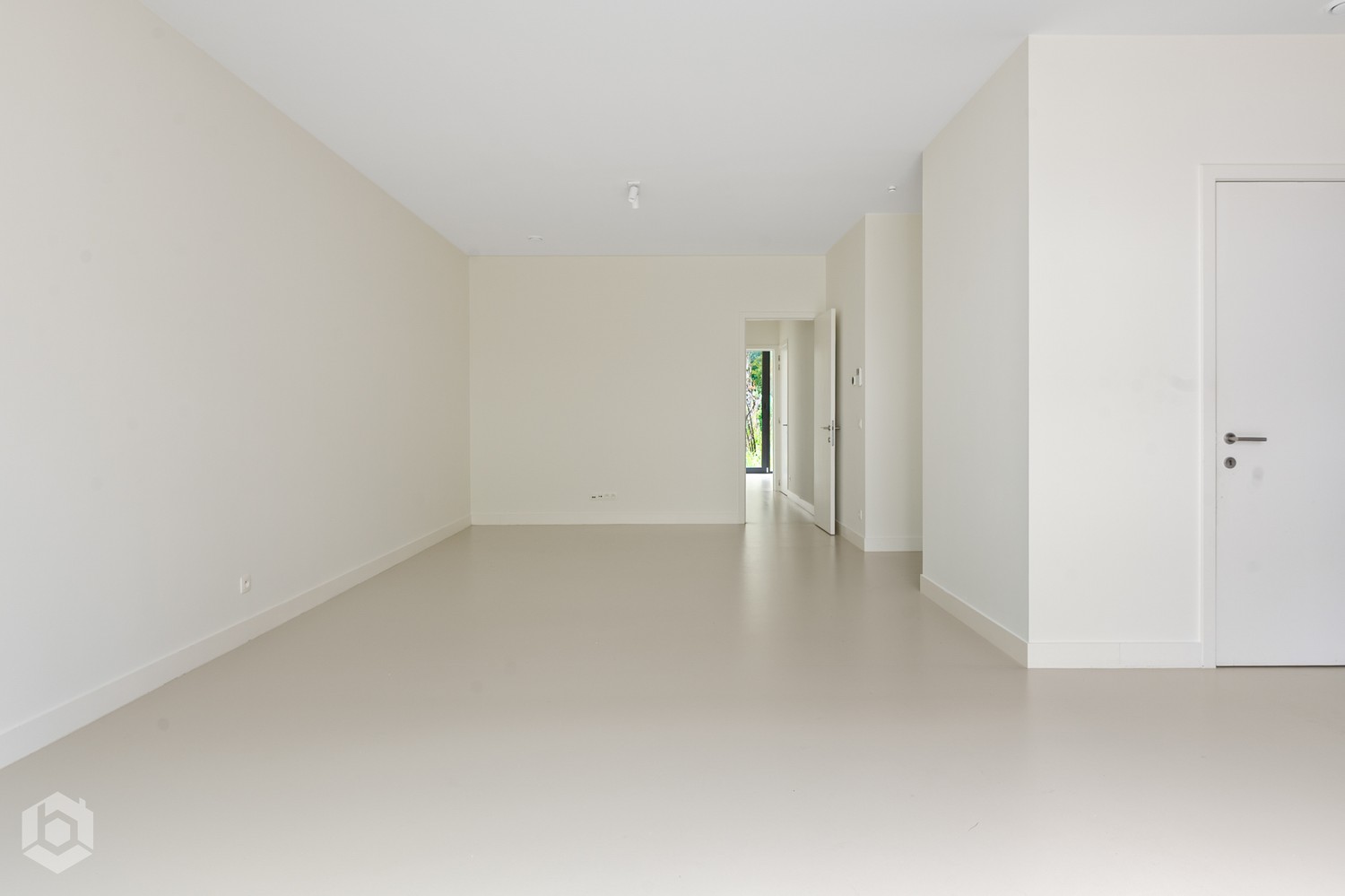 Recent, energuizuinig gelijkvloersapp met 2 slpkrs en terras - foto 5