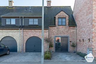 U kunt een BOD uitbrengen op deze woning, rekening houdend met de AANVANGSPRIJS van € 390.000,00 , elk hoger BOD wordt voorgelegd aan de eigenaars...
