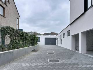 Cet entrepôt de 800 m² (40 m x 20 m) récemment entièrement rénové est idéalement situé à proximité de l'A12 et à une courte distance de...