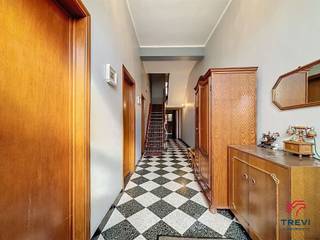 LODELINSART -  Faire offre a Partir de 199.000€  maison 4 chambres avec jardin et STUDIO offrant de beaux volumes   Au rez:- Hall d'entrée- Salle...