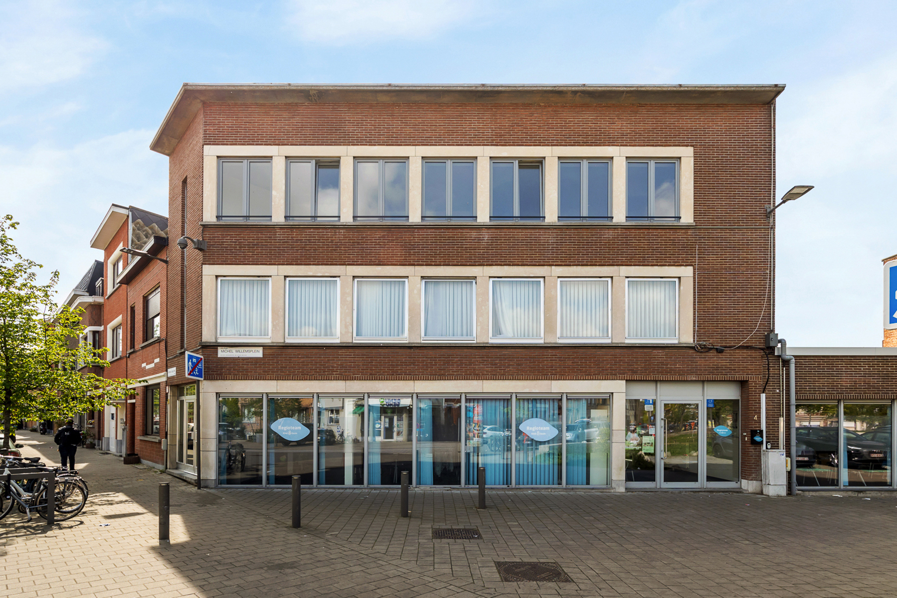 Ruim 3-slaapkamerappartement met terras in Wilrijk - foto 1