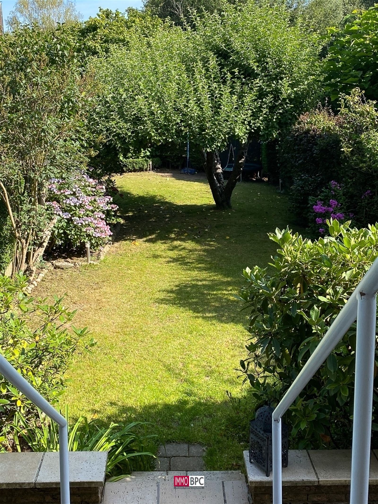 Maison unifamiliale avec garage et magnifique jardin - photo 4