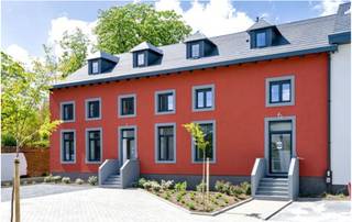 In het hart van het mooie dorpje Orp-Le-Grand, in een gerenoveerd privé gesloten, luxe huis van 309 m2 met royale volumes en hoogwaardige...