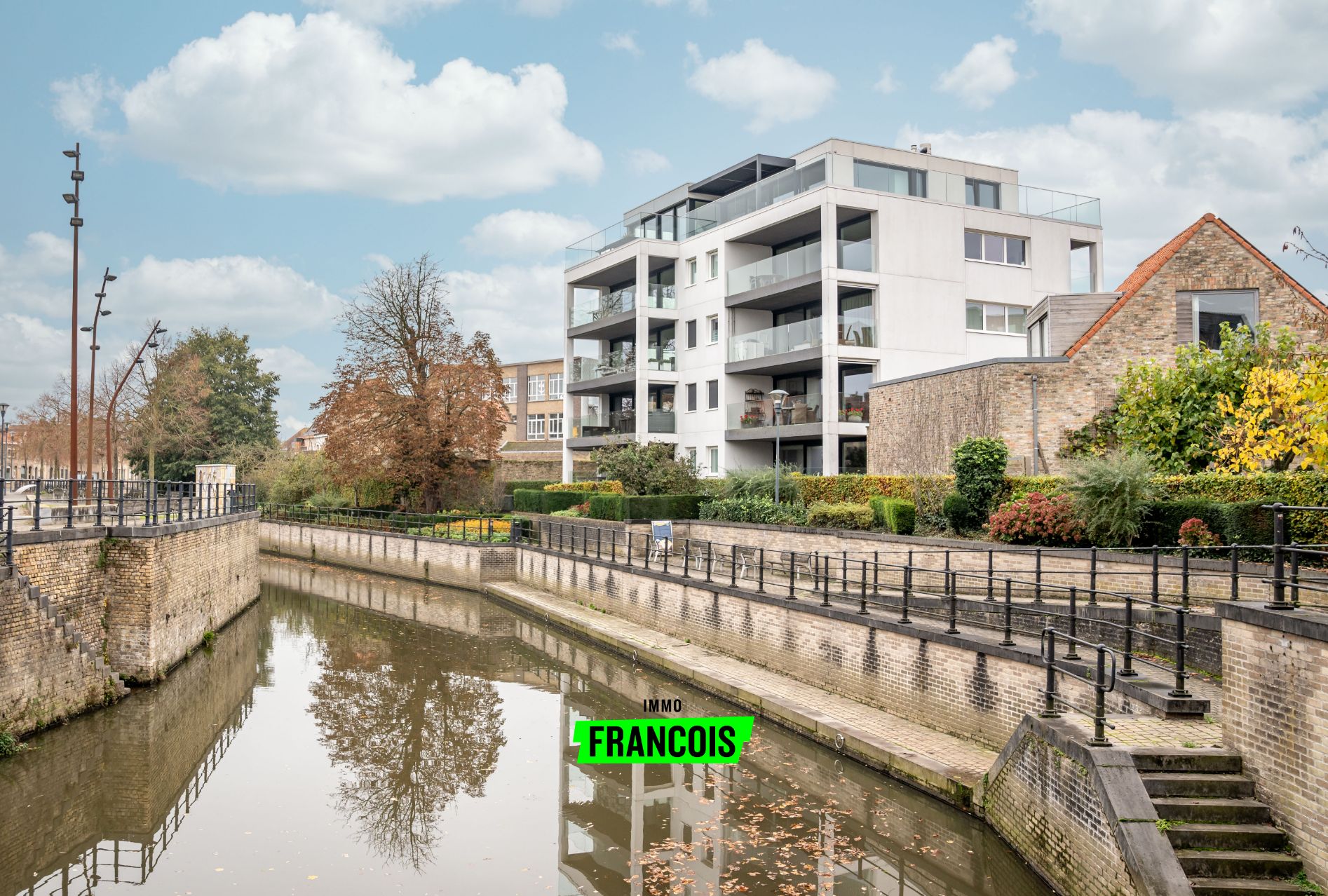 Penthouse ( 162 m² ) met ruim terras ( 130 m² ) met prachtig uitzicht in centrum Diksmuide. - foto 1