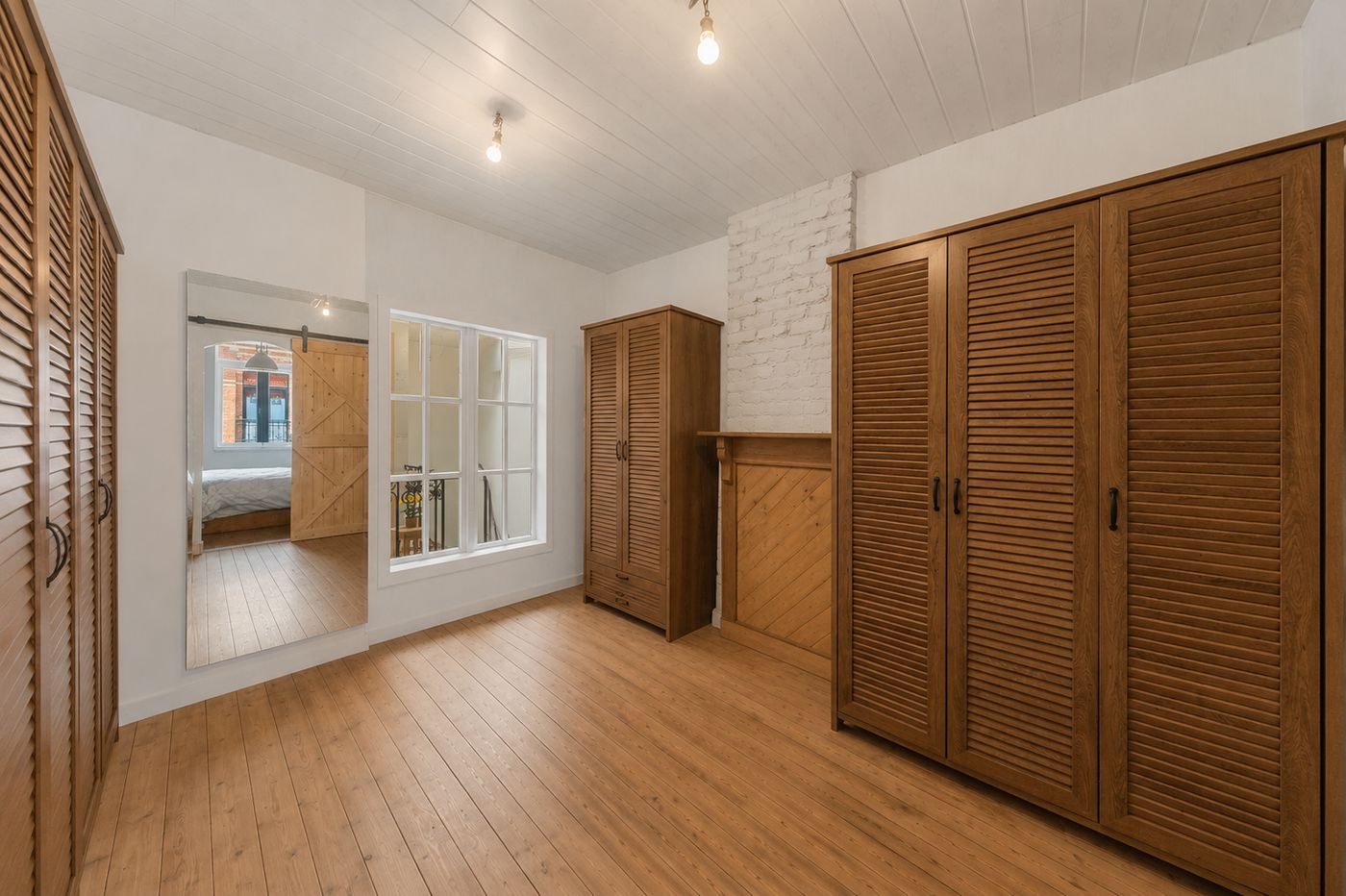 Gerenoveerde gezinswoning met 4 slaapkamer en gezellige stadstuin - foto 5