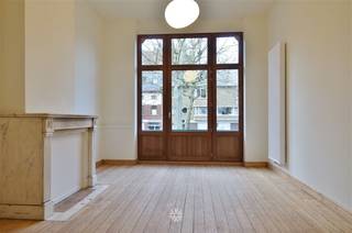 GENT - Parklaan: Op zoek naar een nieuwe studio te huur in Gent? Dan is dit pand mogelijk iets voor u. De belangrijkste troeven in een notendop: *...
