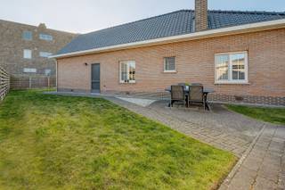 Ontdek deze charmante woning in het hart van Heist-op-den-Berg, ideaal voor wie op wandelafstand wil wonen van centrale faciliteiten. Dit huis...