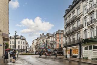 1000 BRUSSEL (rue de la Paille 30) - Ideaal gelegen in een klein straatje op 100 meter van de Zavelplaats, op de 3e verdieping van een gebouw...